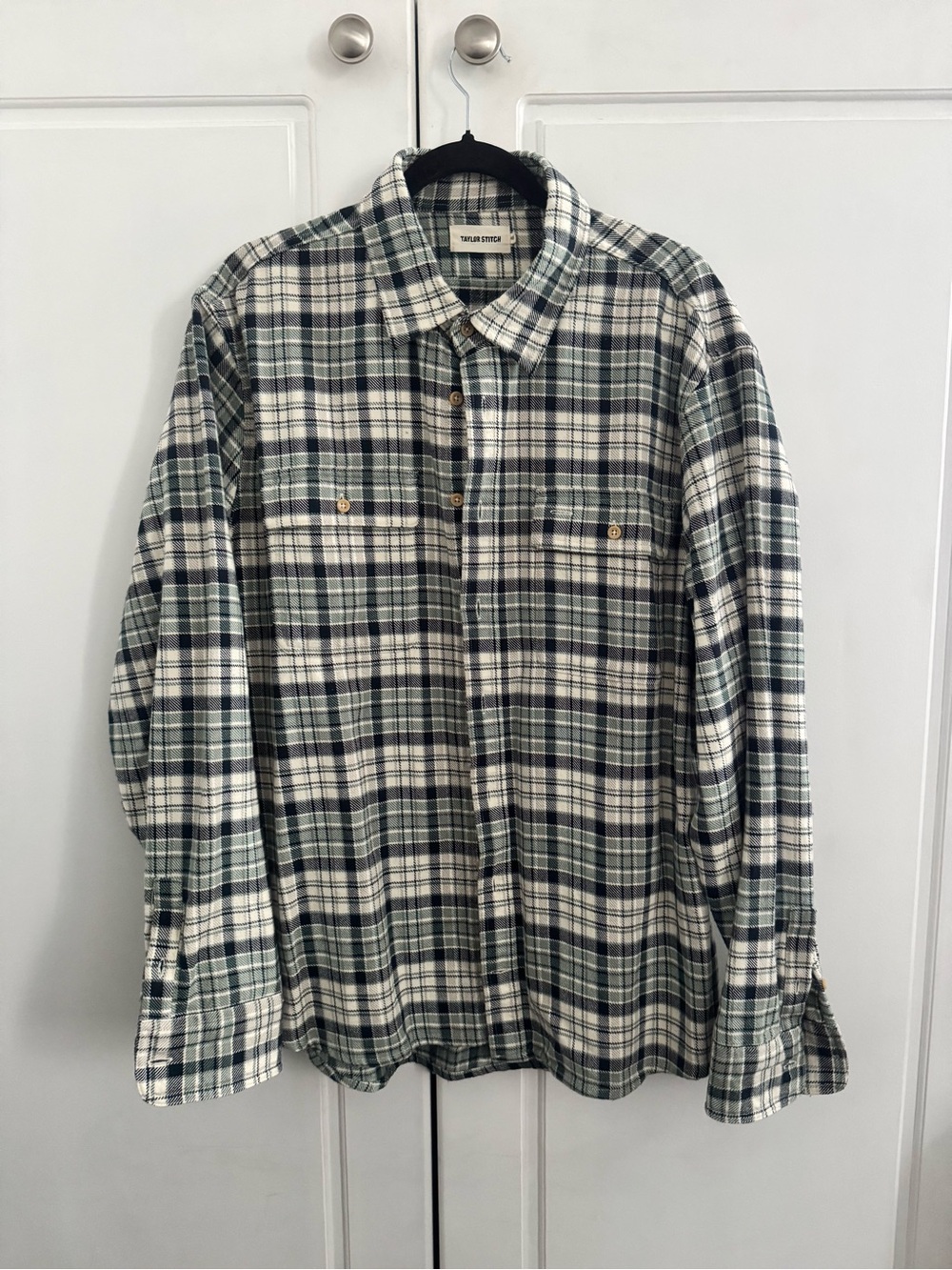 Taylor Stitch Green & White Plaid Button-Down Shirt